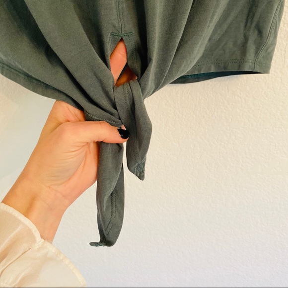 Lululemon green tie front tee top Size 6 - Picture 2 of 4